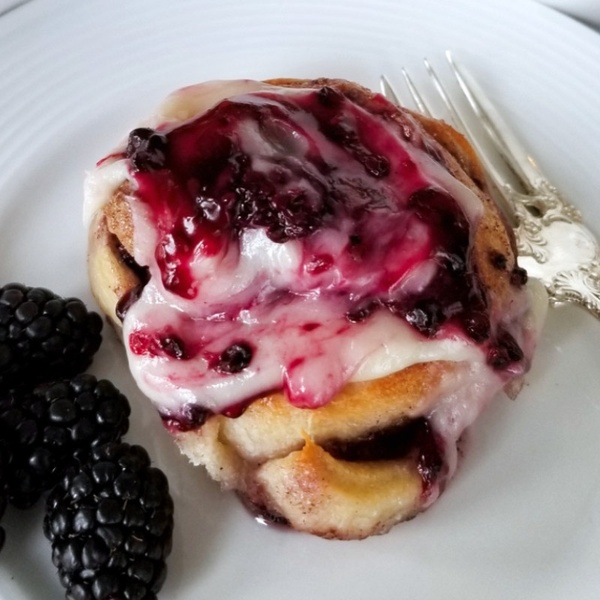 Blackberry Cinnamon Rolls