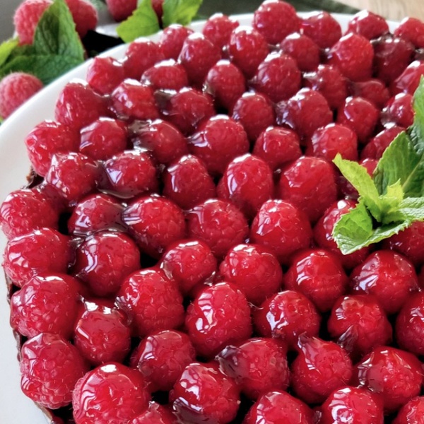 Chocolate Ganache Tarte w/Raspberries