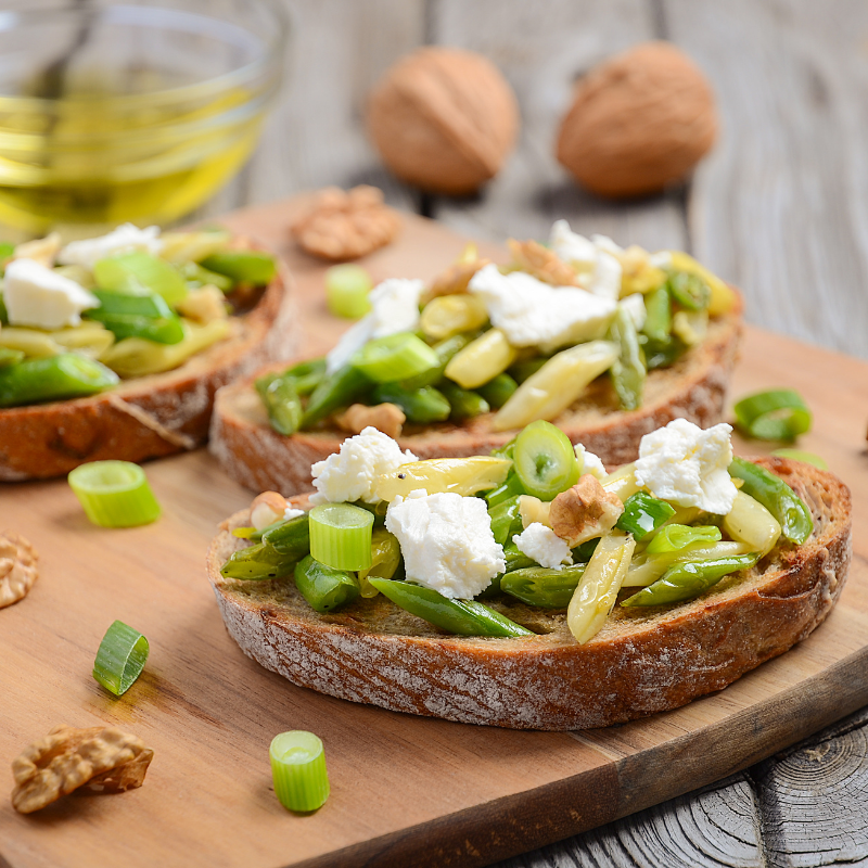 French Bean and Walnut Toasts